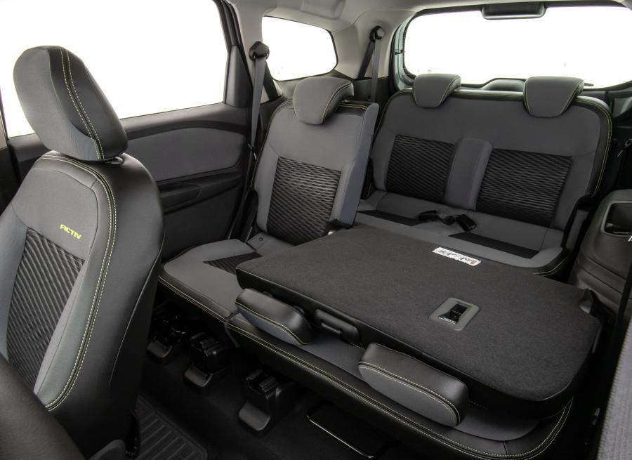 Интерьер Chevrolet Spin Activ 2020 года  (фото 6 из 8)